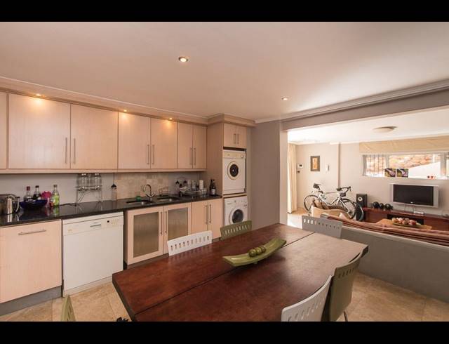 1 BEDROOM APARTMENT TO LET IN CAMPS BAY